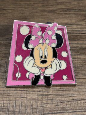 Walt Disney Parks Trading 2011 Pin Pink Minnie Mouse KG JD
